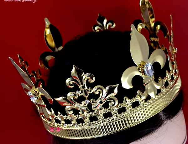 KING OLAF Crown – Holly Hardwick Crowns