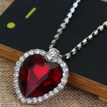 NEW!!! Elegant Crystal Red Heart Necklace