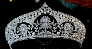 TIARAS 輝かしい歴史 50 historic tiaras in new Sotheby's exhibit! - Diamonds in